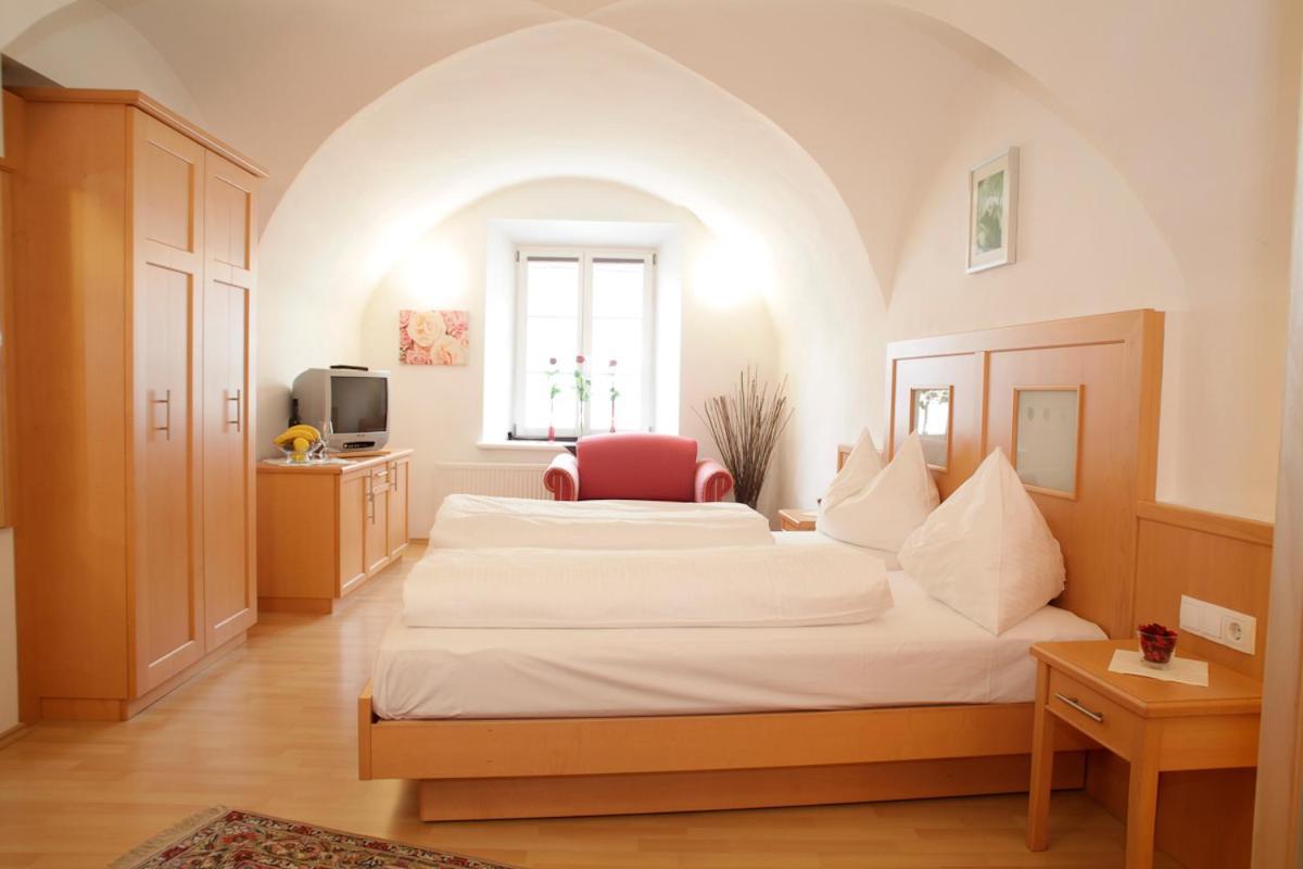 Raiffeisenhof Appartements Эренхаузен Экстерьер фото